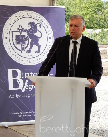 Börtönkórház alapkőletétele 17